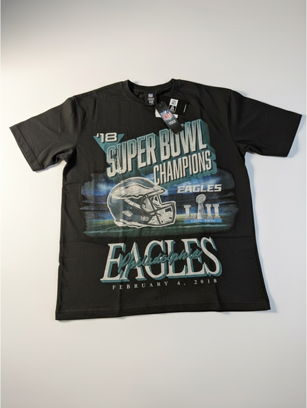 NFL Philadelphia Eagles '18 Super Bowl Champions Graphic Tee Men’s Size M